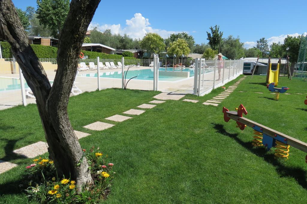 Camping San Michele Hotel Moniga del Garda Buitenkant foto